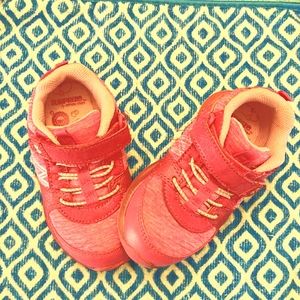 Light up toddler pink shoes